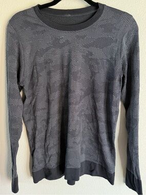 Lululemon Swiftly Breathe Long Sleeve Shirt Womens 10 Gray Black Camo Vented
